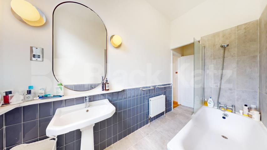 Modern Apartment Lonsdale Road, Notting Hill